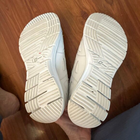 S by Sketchers memory foam all white sneakers women's 10 - Picture 4 of 6